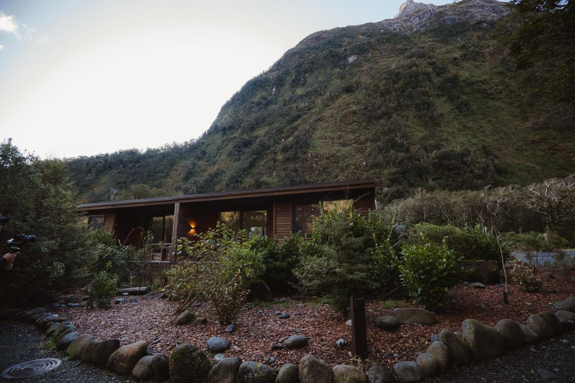 Milford Sound Lodge Ngoại thất bức ảnh