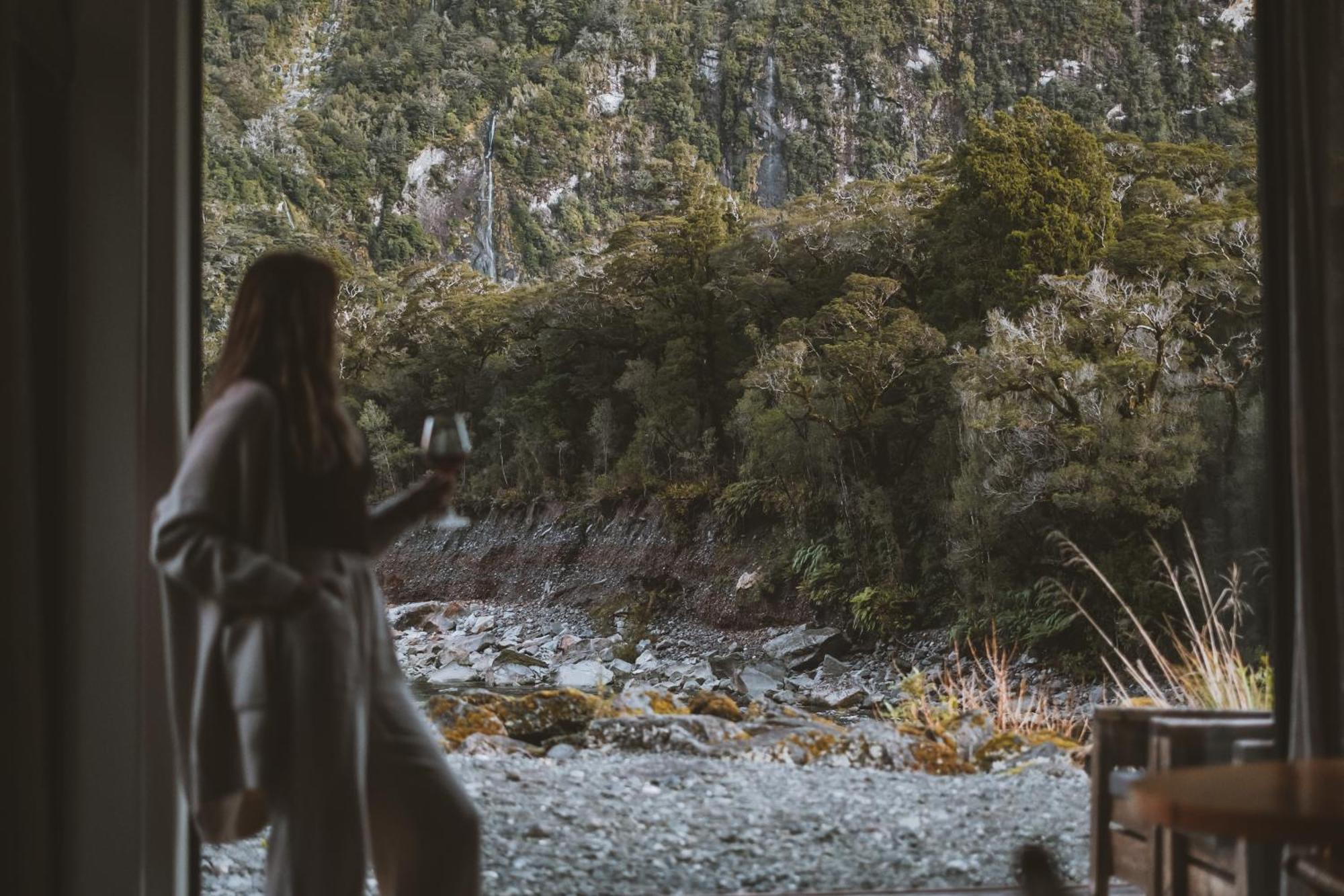 Milford Sound Lodge Ngoại thất bức ảnh